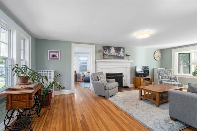 66 Randlett Park, Newton, MA 02465