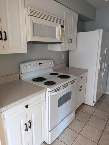 3220 69th Street F4, Galveston, TX 77551