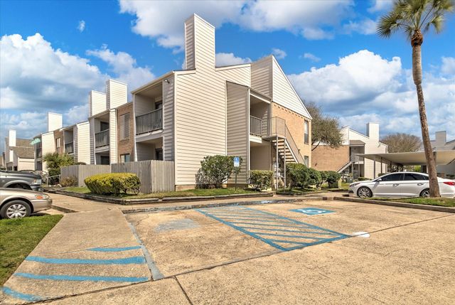 3220 69th Street F4, Galveston, TX 77551