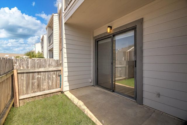 3220 69th Street F4, Galveston, TX 77551