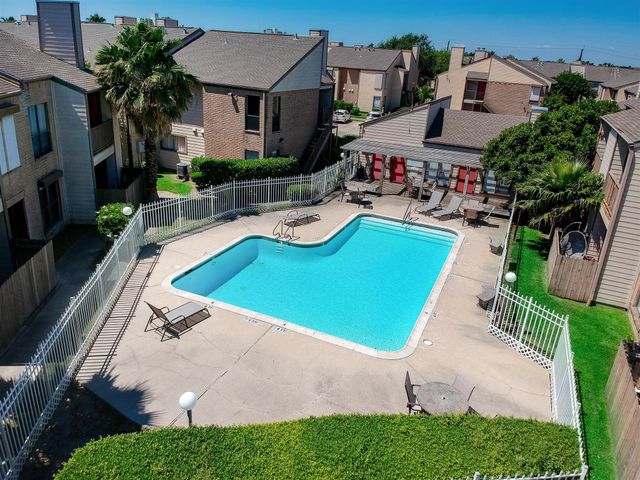 3220 69th Street F4, Galveston, TX 77551