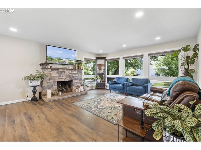 22985 Se NAOMI Ct, Damascus, OR 97089