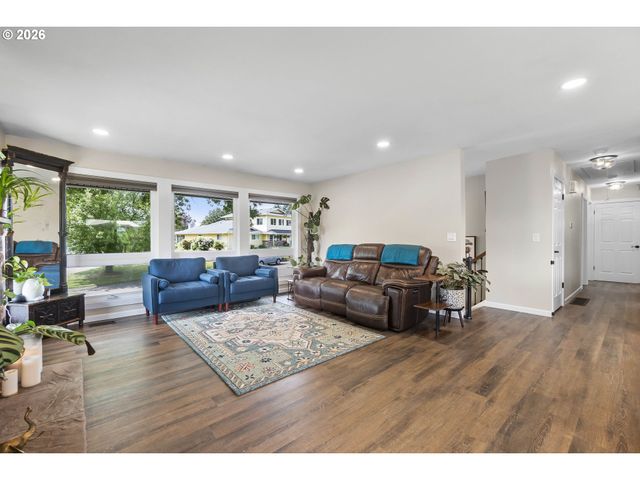 22985 Se NAOMI Ct, Damascus, OR 97089