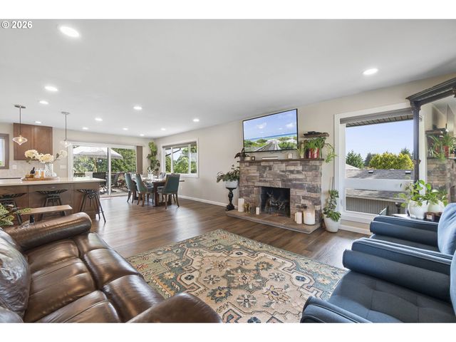 22985 Se NAOMI Ct, Damascus, OR 97089
