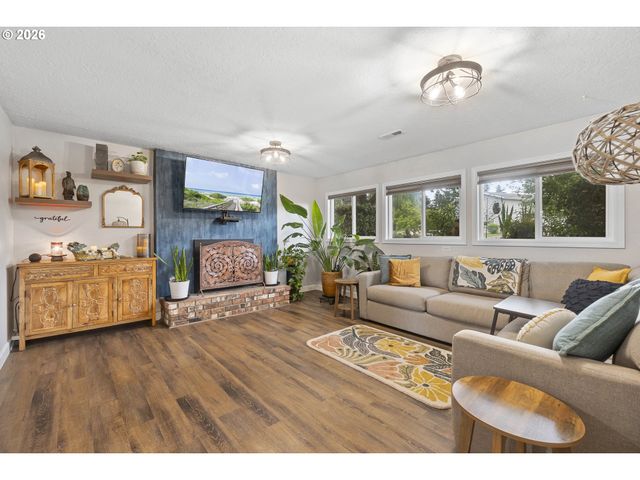 22985 Se NAOMI Ct, Damascus, OR 97089