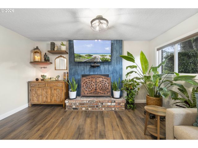 22985 Se NAOMI Ct, Damascus, OR 97089