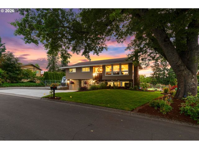 22985 Se NAOMI Ct, Damascus, OR 97089