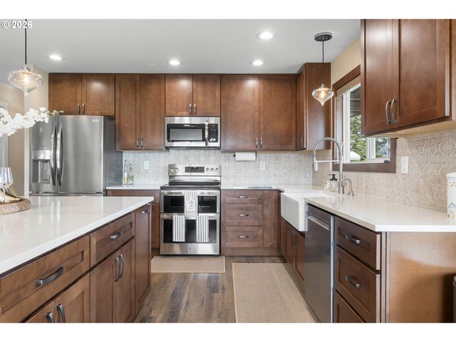 22985 Se NAOMI Ct, Damascus, OR 97089