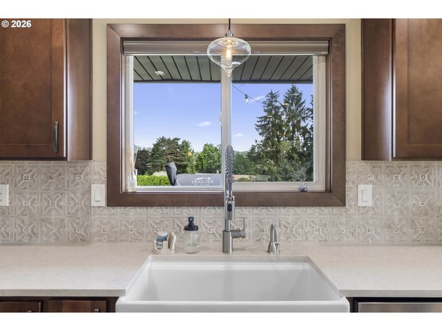 22985 Se NAOMI Ct, Damascus, OR 97089