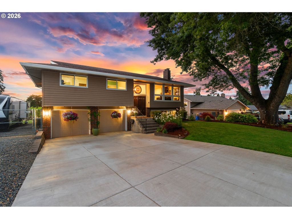 22985 Se NAOMI Ct, Damascus, OR 97089