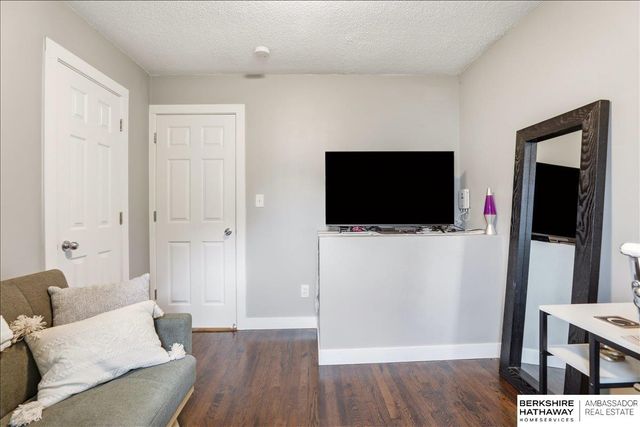 7319 S 41st Avenue, Bellevue, NE 68147