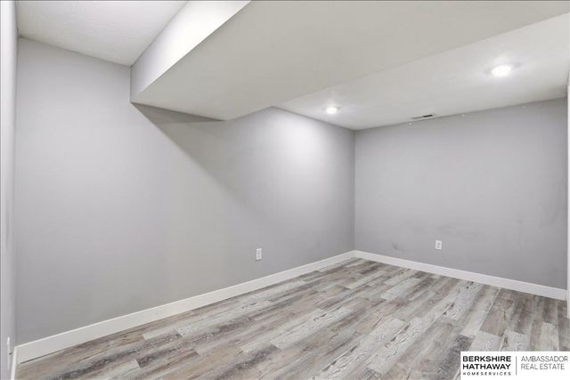 7319 S 41st Avenue, Bellevue, NE 68147