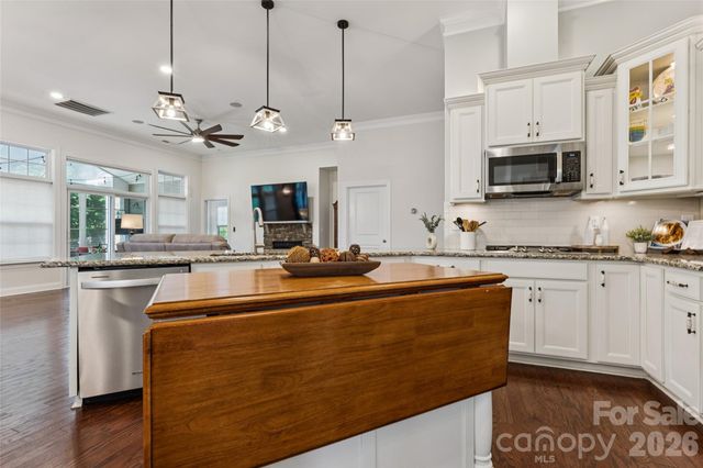 123 Tomahawk Drive, Mooresville, NC 28117