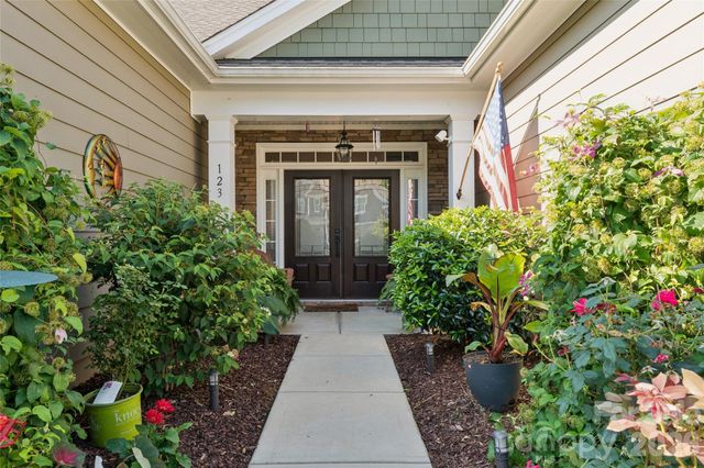 123 Tomahawk Drive, Mooresville, NC 28117