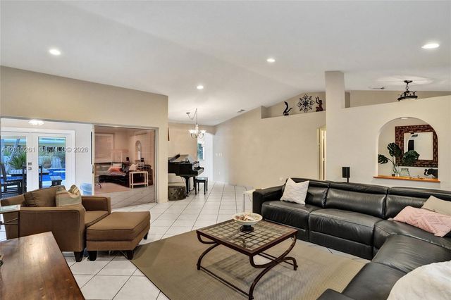 13621 SW 18th Street, Miramar, FL 33027