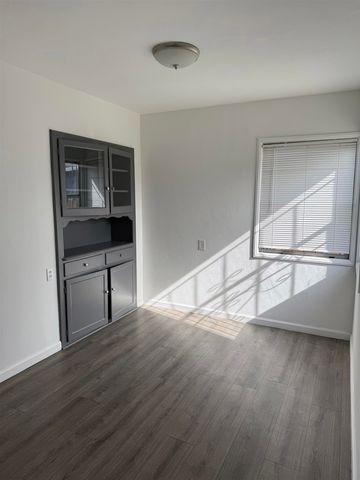 812 812 Maine Ave, Richmond, CA 94804