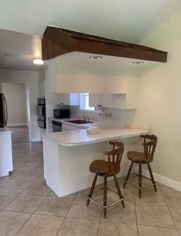 9715 Santa Monica Boulevard, Houston, TX 77089