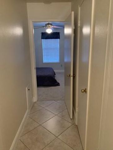 9715 Santa Monica Boulevard, Houston, TX 77089