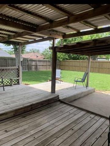9715 Santa Monica Boulevard, Houston, TX 77089
