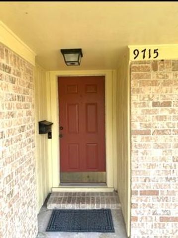 9715 Santa Monica Boulevard, Houston, TX 77089