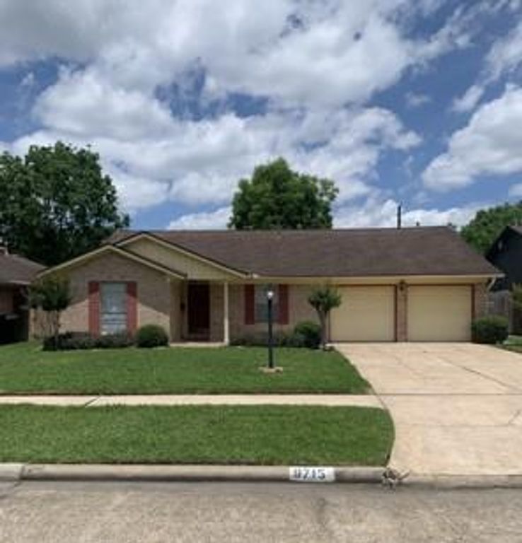 9715 Santa Monica Boulevard, Houston, TX 77089