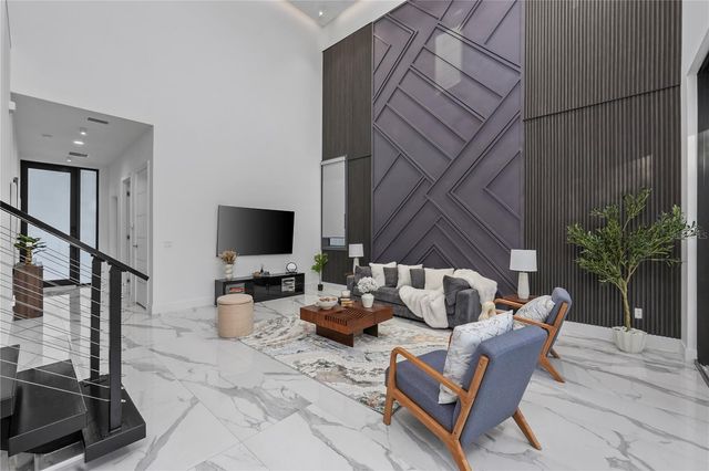 7608 ANTILLA STREET, Tampa, FL 33625