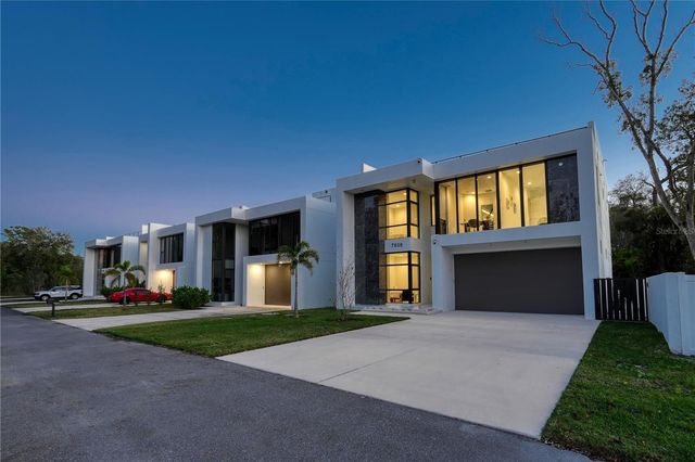 7608 ANTILLA STREET, Tampa, FL 33625