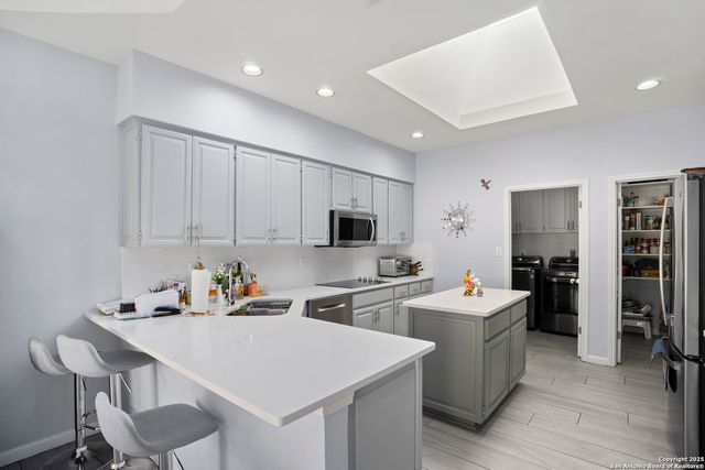 19103 W Birdsong, San Antonio, TX 78258