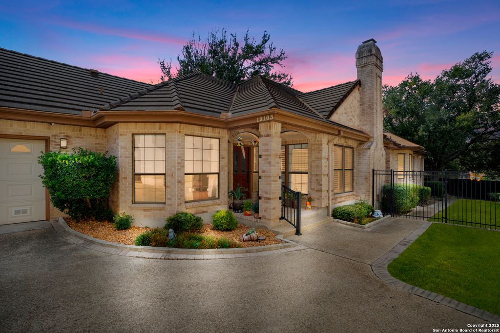 19103 W Birdsong, San Antonio, TX 78258
