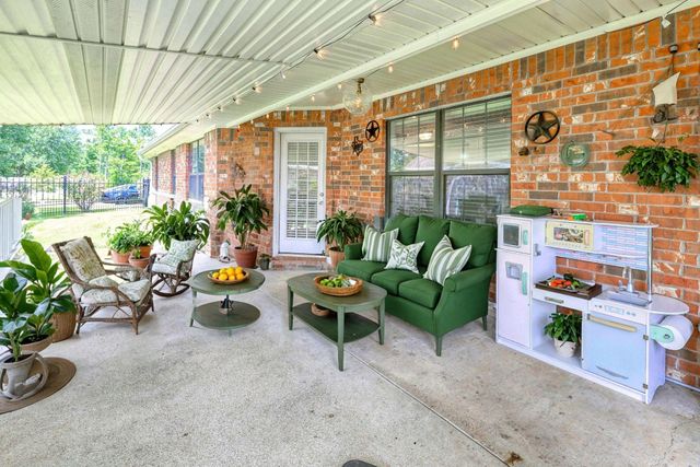 408 Aspen Bend Street, Crockett, TX 75835