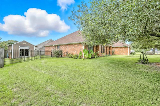 408 Aspen Bend Street, Crockett, TX 75835