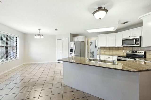 408 Aspen Bend Street, Crockett, TX 75835