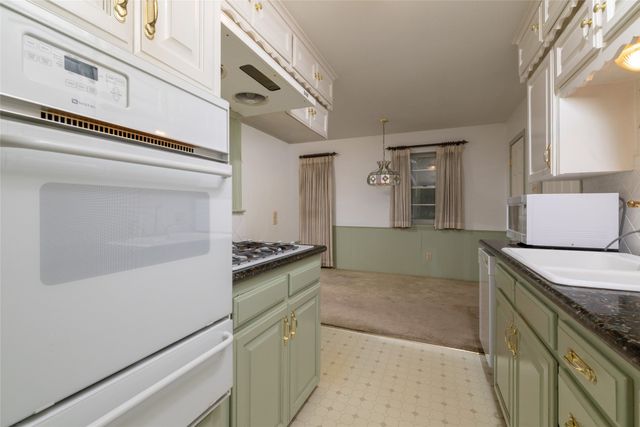 6604 Trailwood Drive, Forest Hill, TX 76140