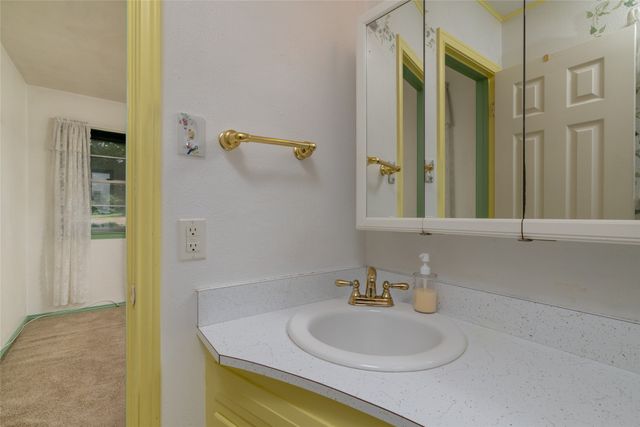 6604 Trailwood Drive, Forest Hill, TX 76140