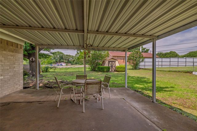 6604 Trailwood Drive, Forest Hill, TX 76140