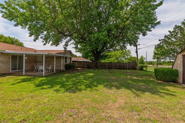 6604 Trailwood Drive, Forest Hill, TX 76140