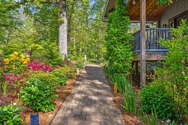 511 Barrington Road, Signal Mountain, TN 37377