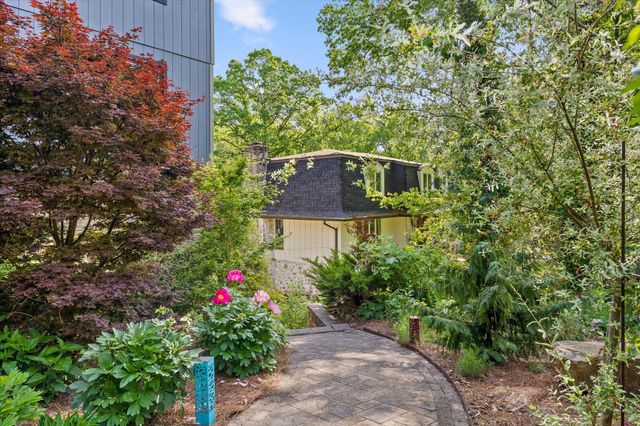 511 Barrington Road, Signal Mountain, TN 37377
