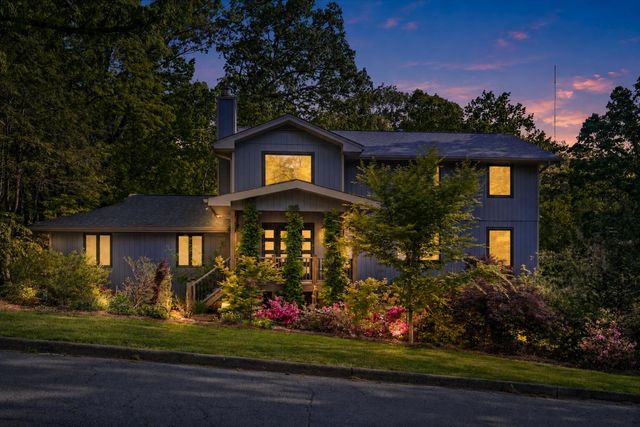 511 Barrington Road, Signal Mountain, TN 37377