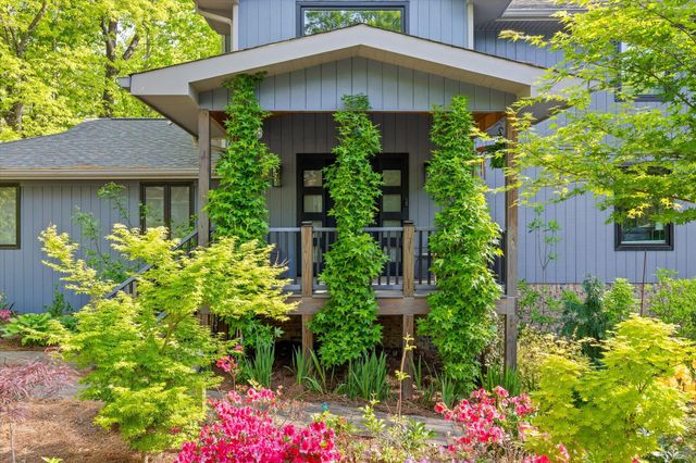 511 Barrington Road, Signal Mountain, TN 37377
