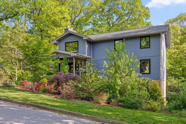 511 Barrington Road, Signal Mountain, TN 37377