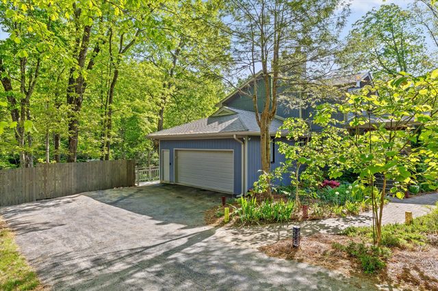 511 Barrington Road, Signal Mountain, TN 37377