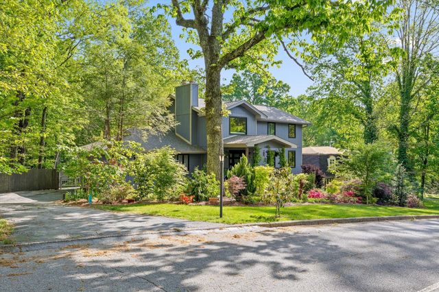 511 Barrington Road, Signal Mountain, TN 37377