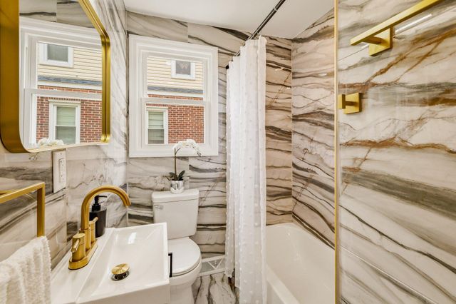 21 CEDAR AVE, Westville, NJ 08093