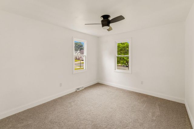 21 CEDAR AVE, Westville, NJ 08093
