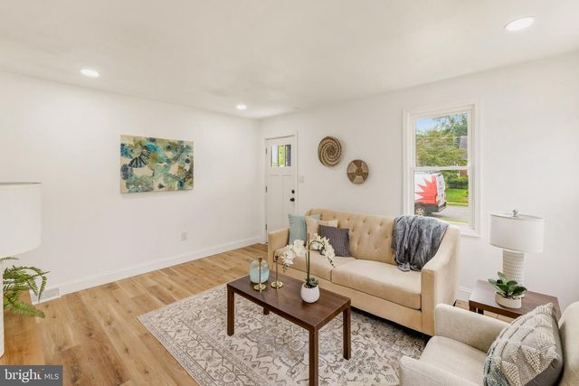 21 CEDAR AVE, Westville, NJ 08093