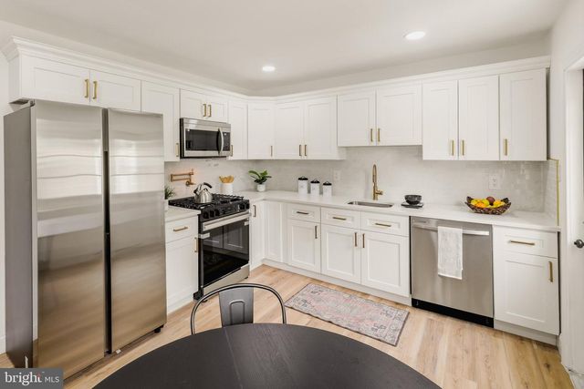 21 CEDAR AVE, Westville, NJ 08093