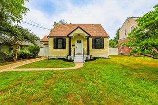 21 CEDAR AVE, Westville, NJ 08093