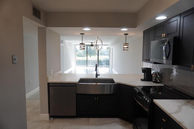 2811 Village Boulevard 201, West Palm Beach, FL 33409