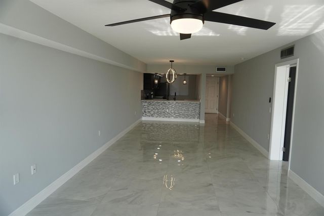 2811 Village Boulevard 201, West Palm Beach, FL 33409